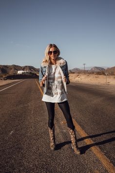 Black Cowgirl Boots Outfit Winter, Cowboy Boots With Leggings, Western Boot Outfits, Leggings And Cowboy Boots Outfits, Casual Cowgirl Boots Outfit, Brown Western Boots Outfit, Knee-high Winter Rodeo Boots, Boot Leggings Outfit