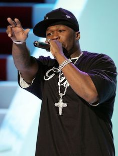 50 Cent rapper outfit 50 Cent Concert, Concert Outfit Winter, Campus Events, J Black, Hip Hop Music, Snoop Dogg