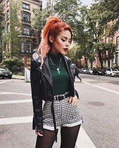 Look Grunge, Leather Jacket Style, Wattpad Fanfiction, Inspiration Mode, Looks Style, Mode Inspiration, Looks Vintage, Grunge Fashion