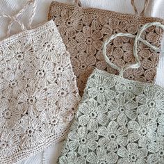 Crocheted Bags, Knitting For Beginners, Crochet Clothes, Crochet Patterns, Knitting, Crochet, Bed, White, Clothes