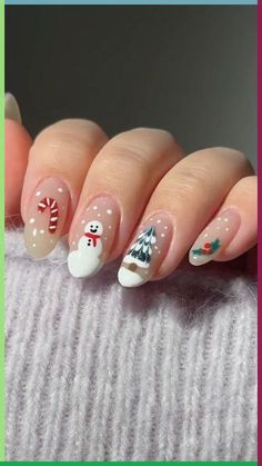 Christmas Gel Nails Designs Winter, Christmas Nails With Glitter, Christmas Nail Art Designs Xmas, Almond Winter Nails, Christmas Dip Nails, Diy Christmas Nail Designs, Christmas Nails Almond, Merry Christmas Nails, Noel Nail