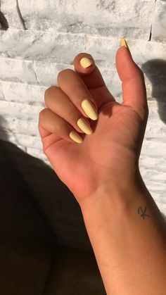 Buttercup Yellow Nails, Honey Yellow Nails, Yellow Nails Brown Skin, Solid Yellow Nails, Sunshine Yellow Nails, Prom Nails Yellow Dress, Buttery Yellow Nails, Canary Yellow Nails, Minimalist Nails Yellow