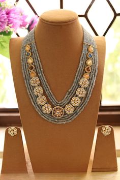 Very Gorgeous and elegant Polki stone Necklace with  Matching  Earrings Versatile. Can be  paired with number of outfits. Perfect to wear at weddings occasions. Highest quality and craftsmanship Please let me know if you have any questions Punjabi Jewelry, Earrings Kundan, Jewelry Pakistani, Kundan Jewelry, Necklace Indian, Inspired Necklace, Pakistani Jewelry, Kundan Jewellery, Stone Necklace