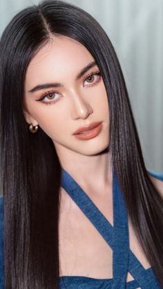 Simple Makeup Looks For Graduation, Simple Classy Makeup, Graduation Makeup Ideas, Pageant Makeup, Asian Makeup Looks, Davika Hoorne, Soft Makeup Looks, Graduation Makeup