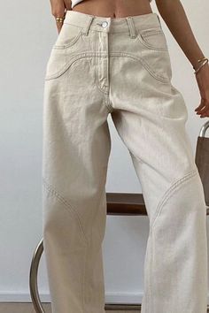 Unpolished Casual, Y2k Fabric, Closet Revamp, Stile Kendall Jenner, Jean Beige, Chique Outfit, Beige Jeans, Jeans Beige, Streetwear Jeans