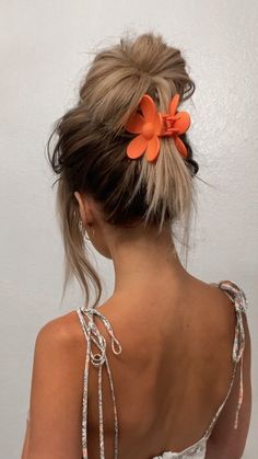 Hairstyle For Summer, Claw Clip Hairstyles, Quick Hairstyle, Hairstyles For Ladies, Long Hair Updo, Hair Tutorials For Medium Hair