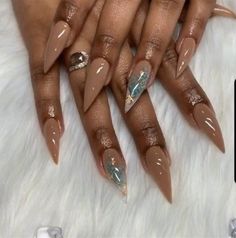 Update your next manicure with the trending fall nail colors and designs that will take your nail game to a whole new level. African American Nail Designs, Nude Design Acrylic Nails, African Nails Design, African Inspired Nails, African American Nails, Refill Acrylic Nails, Nail Art Dark Skin, Nude Matte Nails Design, Cute Stilleto Nails