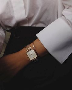 Tailgate Parties, Watch Women's, Jewelry Aesthetic, Watch Women, Stylish Watches, 가을 패션, Fashion Editor, Watches Jewelry