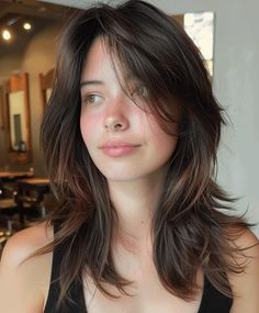 50 Stylische Wolf-Cut-Schnitte für Frauen im Jahr 2024 Long Wolfcut Unstyled, Wolfcut Straight Hair Unstyled, Dark Brown Wolf Cut, Wolf Cut For Straight Hair, Wolf Cut Hair Straight, Wolfcut Haircut, Layered Wolf Cut, Unstyled Wolf Cut, Soft Wolf Cut Hair Long