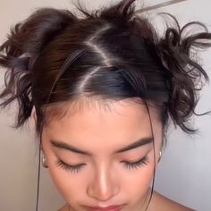 Funky
Y2K 
Hair
Hairstyle
Inspo Y2k Hair, Penteado Cabelo Curto, Hair Inspo Color, Short Hairstyles, Honey Bee