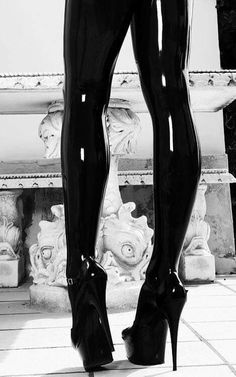 Pretty Mode Editorials, Shiny Legs, Woman In Black, Latex Leggings, Catsuit, A Woman, Stockings, High Heels