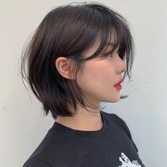 Natural C curl Short Hair Styles Shot Hair, Korean Short Hair, Girls Short Haircuts, Cool Short Hairstyles, Asian Short Hair, Hair Inspiration Short, Shot Hair Styles, Short Straight Hair