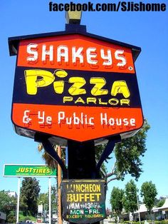 the sign for shakey's pizza parlor and public house in los angeles, california