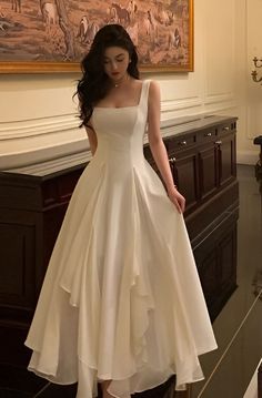 Gala Dress Ideas, Ethereal Aesthetic Dress, White Outfits Aesthetic, Dress For Birthday Party, Long Silk Dress, Paris Dress, Cute Dress Outfits, Elegant Dresses Classy, Prom Dress Inspiration