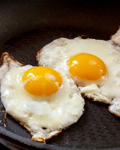 Fry an egg with ease, whip up an omelette, or create a frittata masterpiece with these best pans for eggs.