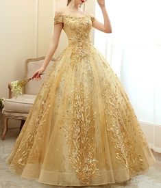 Royalty Dresses, Gold Ball Gown, Ball Gowns Vintage, Pretty Products, Quinceanera Dresses Gold, Gold Tulle, Fantasy Clothes, Off Shoulder Evening Dress, Prom Season