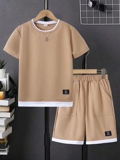 Caqui Casual Collar Manga Curta  Bloco de cores,Letra  Embellished Elasticidade Baixa Chiffon Blouses Designs, Minimal Shirt Design, Boy Letter, Clothes For Boys, Shirts For Boys, Man Dressing Style, Mens Fashion Blazer, Mens Casual Outfits Summer