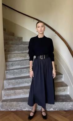 Synagogue Outfit, A Line Skirt Outfits, Winter Skirt Outfit, Trends 2025, Maxi Skirt Outfits, Rock Outfit, Look Polished, Create Outfits, Modest Fashion Outfits