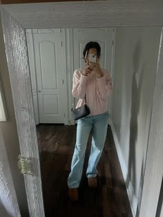 Fall outfit inspo, ugg tasman, tasman outfit, coach bag styled, uggs styled Styling Ugg Tasman, Uggs Styled, Tasman Outfit, Tasman Uggs Outfits, Ugg Tasman Slippers Outfit, Outfit With Uggs, Ootd Winter, Ugg Tasman