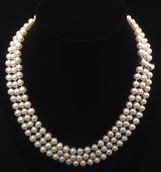 Genuine Pearl Necklace, Necklace Inspiration, Dc Fashion, Lucky Jewelry, Bridal Pearl Necklace, Pearl Necklace Wedding, Long Pearl Necklaces, White Jewelry Box, Necklace Bridal