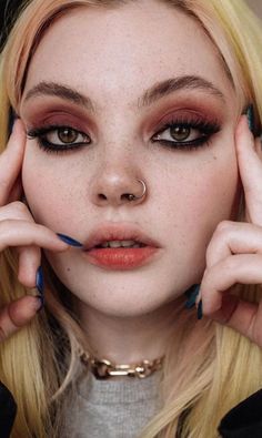 Drag Make-up, Smink Inspiration, Alternative Makeup, Makijaż Smokey Eye, Dope Makeup, Edgy Makeup, Dark Makeup