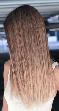 Best Hair Color For Straight Hair, Low Maintenance Blonde Balayage Brunettes, Bronde Balayage Straight Hair, Shadow Balayage, Hair Color Trends 2020, For Brunettes Balayage, Ombre Straight Hair, Brunettes Balayage, Hair Color Ideas For Brunettes Balayage