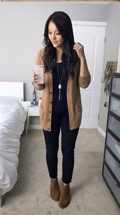 Comfy Jeans Outfit, Looks Jeans, Outfit Jeans, Winter Outfits For Work, Casual Work Outfits, Black Women Fashion, Work Outfits Women, Professional Outfits, Winter Outfits Women