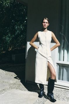 STRUCTURED STRAIGHT CUT DRESS ZW COLLECTION - Ecru | ZARA United States Straight Cut Dress, Zara Looks, Formal Dress Code, Trench Coat Dress, Leather Midi Skirt, Technology Fashion, Celebrity Lifestyle, Zara New, Fashion People