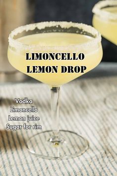 A zesty Limoncello Lemon Drop served in a sugar-rimmed glass, garnished with a lemon slice for a refreshing finish. Chocolate Tequila, Pomegranate Margarita, Limoncello Cocktails, Citrus Drinks, Italian Liqueur, Palate Cleanser, Lemon Drop Martini, Coffee Dessert, Perfect Cocktails