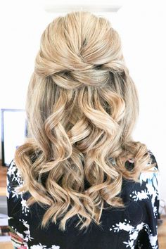 Adore that bridal hair look half up and half down. Follow along for more inspo, and share what you think your thoughts. Christening Hairstyles, Junior Bridesmaid Hair, Bridesmaid Hair Braid, Bridesmaid Hair Side, Mother Of The Groom Hairstyles, Wedding Hair Side, Wedding Hair Half, Bridesmaid Hair Long, Mother Of The Bride Hair