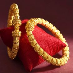 Bombay Bangles Gold, Formal 22k Gold Hallmarked Bangle, Malabar Jewellery, Hallmarked 22k Gold Bangle For Festivals, Festive 22k Gold Hallmarked Bangle, Heavy Gold Bollywood Bangle, 50s Inspired Dress