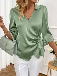 Фото. Ladies Blouse Designs, Modest Dresses Casual, Fancy Dress Design, Fashionista Clothes, Elegant Blouses, Stylish Dress Designs, Women Blouses, Blouse Styles, I Said