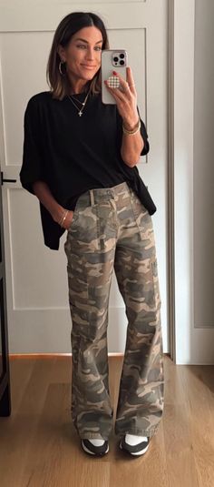 Business Casual Comfortable Outfits, Grungy Teacher Outfits, Feminine Masculine Style Outfit, Cool Teacher Outfits Street Styles, Camo Pants Outfit Winter, Salon Outfit Ideas Stylists, Casual Work Outfits Winter, Casual Work Outfit Winter, Casual Rainy Day Outfit