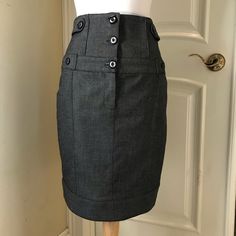 Nwt Daft Line Career Skirt Has Awesome Tailoring Details, And A Flattering High Waist For Slimming Effect . In A Neutral Gray Color, And Will Work With Many Options ! Fitted Pencil Skirt With Pockets, Fitted Knee-length Mini Skirt With Pockets, Classic Fitted Mini Skirt With Button Closure, Tailoring Details, Gray Color, Womens Skirt, High Waist, Size 2, Career