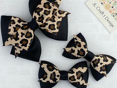 Cheetah Hair Bows come in 2 sizes. 4 inches and 2.5 inches. Your choice of Clip, Hair Tie or Nylon headband (Soft and stretchy, one size fits newborn to toddler) The alligator clip is fully lined with matching grosgrain ribbon. All ribbon has been heat sealed in order to prevent fraying. Don't forget to check out more bows from my Etsy shop https://www.etsy.com/shop/jlcraftdesign?ref=simple-shop-header-name&listing_id=1008031491&section_id=32025431 * PLEASE READ BOW SIZES BEFORE YOU ORDE Leopard Hair Bow, Baby Headband Bow, Cheetah Hair, Baby Hair Bow, Leopard Hair, Toddler Hair Bows, Headband Bow, Baby Bow Headband, Baby Hair Bows