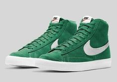 Nike Blazer Mid 77 Green, Nike Essentials, Nike Blazers, Nike Kicks, Nike Blazer Mid 77, Nike Blazer Mid, Nike Blazers Mid, Nike Brand, Nike Shox