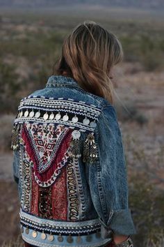 Redesign Clothes, Detail Outfit, Witch Boy, Hippie Things, Bohemian Jackets, Looks Jeans