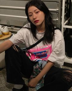 Aesthetic Street, Shot Hair Styles, Haircuts Straight Hair, Cut My Hair, Drawing Poses, Ulzzang Girl, Aesthetic Girl, Beauty Fashion, Pretty Woman