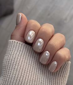 Builder Gel On Short Nails, Pedicures 2024, Trendy Nails Ideas 2024, Tan Chrome Nails, Neutral Winter Nails, Nails Beige, Gel Toe Nails, Smink Inspiration, Minimal Nails