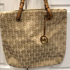 Michael Kors Tote Bag. Excellent Condition. Used Only Once. Michael Kors Beige Double Handle Shoulder Bag, Michael Kors Beige Shoulder Bag With Gold-tone Hardware, Neutral Shoulder Bag With Gold-tone Hardware For Shopping, Michael Kors Brown Bucket Bag, Michael Kors Beige Shoulder Bag With Handles, Michael Kors Beige Bag For On-the-go, Michael Kors Beige On-the-go Bag, Michael Kors Beige Shoulder Bag For Errands, Michael Kors Designer Beige Bag