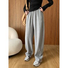 Fall Elastic Waist Wide-Leg Sweatpants Fabric: 59% Polyester+25% Viscose+12% Nylon+4% Spandex Size: M, L Multiple Color Selections: Black, Beige, Gray Season: Spring, Fall, Winter Baggy Solid Color Leisure Bottoms, Baggy Leisure Bottoms, Versatile Full-length Winter Bottoms, Gray Solid Color Winter Bottoms, Winter Sports Baggy Pants, Baggy Leisure Pants For Fall, Solid Color Leisure Pants For Fall, Baggy Full-length Solid Sweatpants, Gray Leisure Pants For Winter