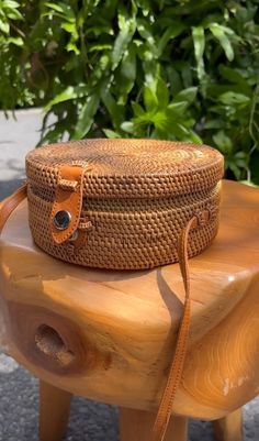 Complete your summer look with our must-have round rattan crossbody bag. Perfect for soaking up the sun on the beach or dancing all night at EDM parties. All our round rattan bags are free shipping worldwide. These round rattan bags are large size 20cm Diameter,7cm height,Strap Length 58cm and total length (116cm). Every single one of these rattan bags is crafted by hand. No two bags are exactly the same, so there might be slight variations in size and color between each rattan bag. Enhance your Western Style Interior, Rattan Bags, Cowhide Rugs, Rattan Bag, Boho Living, Boho Living Room, Beach Vibes, Summer Look, Trendy Accessories