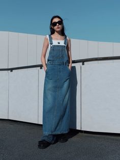 Back Slit Dress with Straps Denim Overall Skirt Layered Denim Dress, Denim Skirt Overalls Outfit, Skirt Overalls Outfit, Denim Overall Dress Outfit, Overall Dress Outfit, Styling Overalls, Overalls Skirt, Madewell Fall, Suspenders Dress