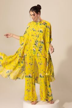 Buy Yellow Brocade Woven Floral Sweetheart Sleeveless Kurta Sharara Set For Women by Shyam Narayan Prasad Online at Aza Fashions. Floral Print Sharara, Seema Thukral, Yellow Kurta, Red Kurta, Style Pant, Drape Sleeves