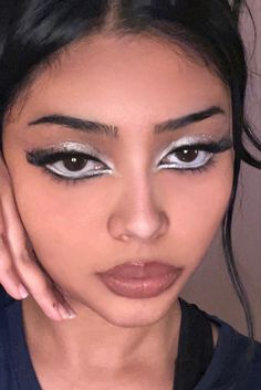 Emo Eyeliner Looks, White Waterline Makeup, Black And White Makeup Looks, Hip Hop Makeup, Siren Eyes Makeup, Makeup Smokey Eye, Bratz Doll Makeup, Siren Eyes