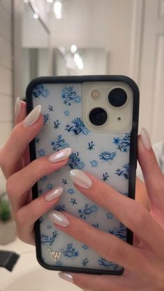 White Coquette, Iphone Obsession, Iphone Organization, Floral White, Cute Cases