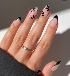 Unghie Sfumate, Valentine Nails, Nagel Tips, Color Nails, Makijaż Smokey Eye, White Nail, Nail Forms, Stick On Nails, Foot Care