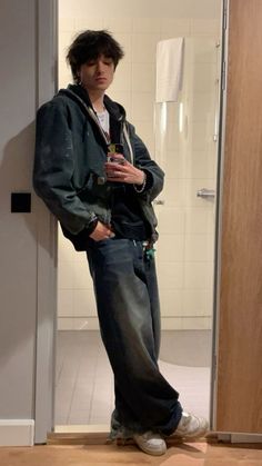 Baggy Boy Outfits, 2000s Skater Boy, Indie Boy Outfits, Baggie Jeans Outfit, Baggy Jeans Outfits, Indie Outfits Men, Indie Outfit Inspo, Men Outfits Aesthetic, Indie Men