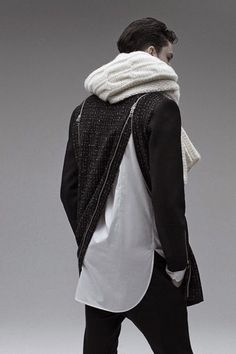 Fashion Arabic Style Illustration Description Stylish l Fashionable – Read More – #giftforhim #sustainablefashion #blackcoat Black Men Style, Der Gentleman, Robert Mapplethorpe, Style Sweater, Future Fashion, Inspiration Mode, Visual Kei, Mens Street Style, Fashion Details