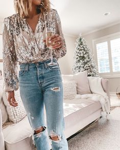 London Chain Drop Earrings curated on LTK Nye Outfits, New Years Outfit, Eve Outfit, Mode Inspo, Women Shirts Blouse, Sequin Top, Outfits Casual, Look At You